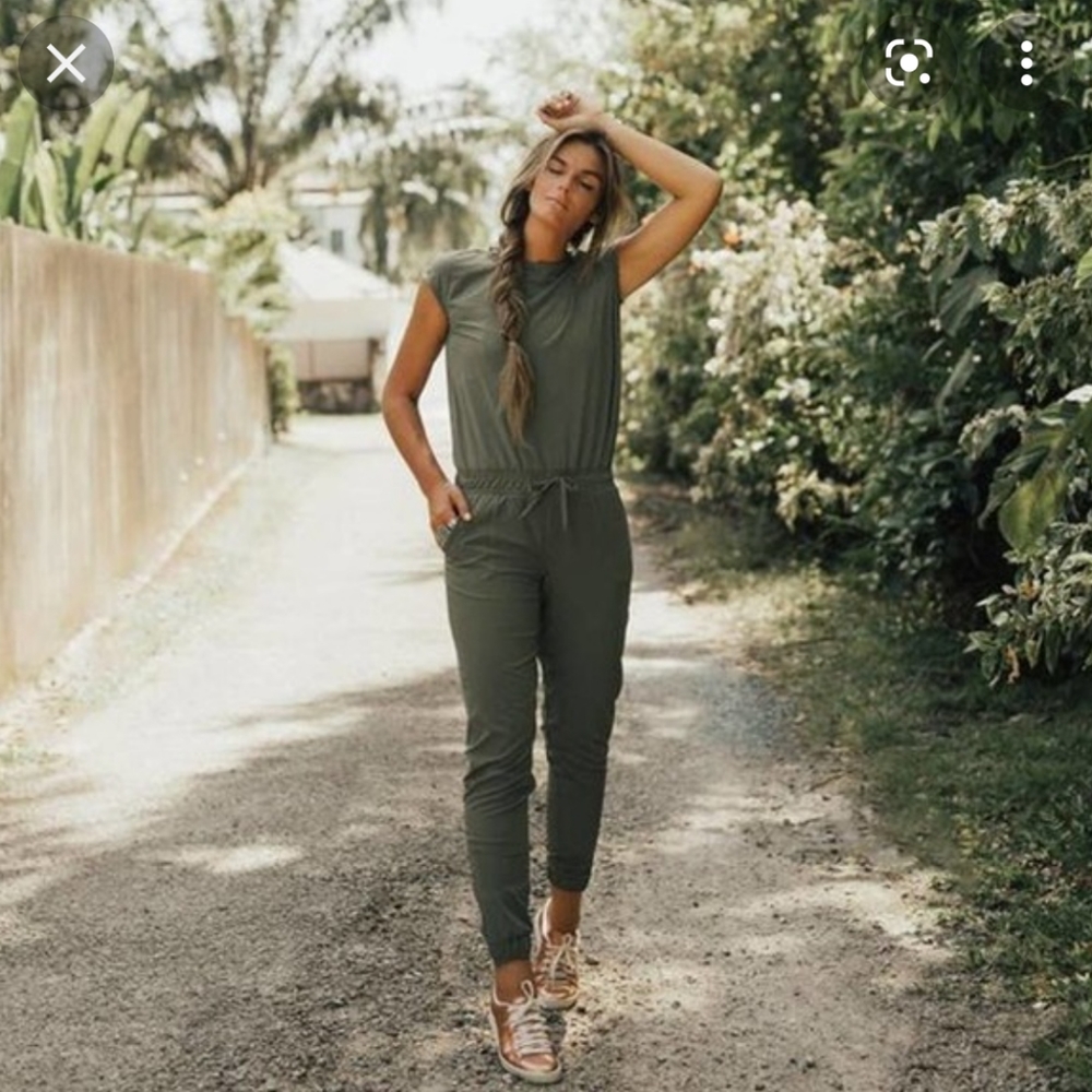 Albion Fit Cap Sleeve Jumpsuit Sage Green Gold Zipper-Size X-Small Tall